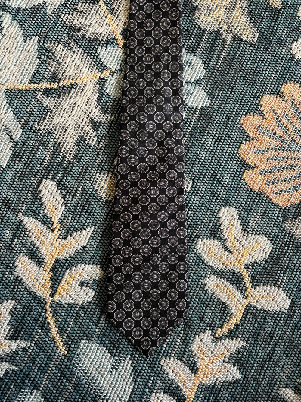 Oscar de la Renta Couture Grey and Navy Medallion Silk Tie